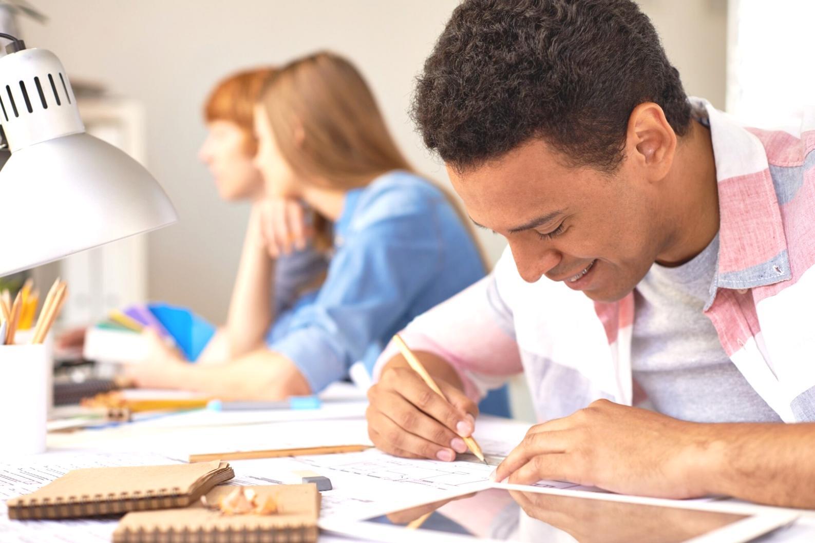 Étudiants participant à une simulation de trading en temps réel