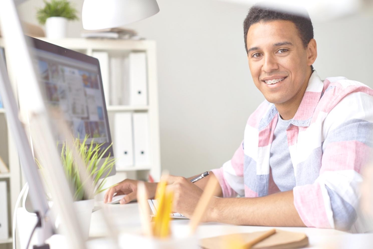 Session de formation en analyse financière avec graphiques et données